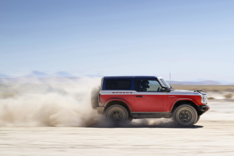 the-cheapest-2025-ford-bronco-v6-two-door-is-77530-2025-04-04_14-01-52_758920