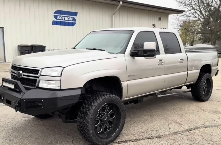 Truck Master Fixes Smoked Rear End Of A 2006 Chevy Silverado 2500HD