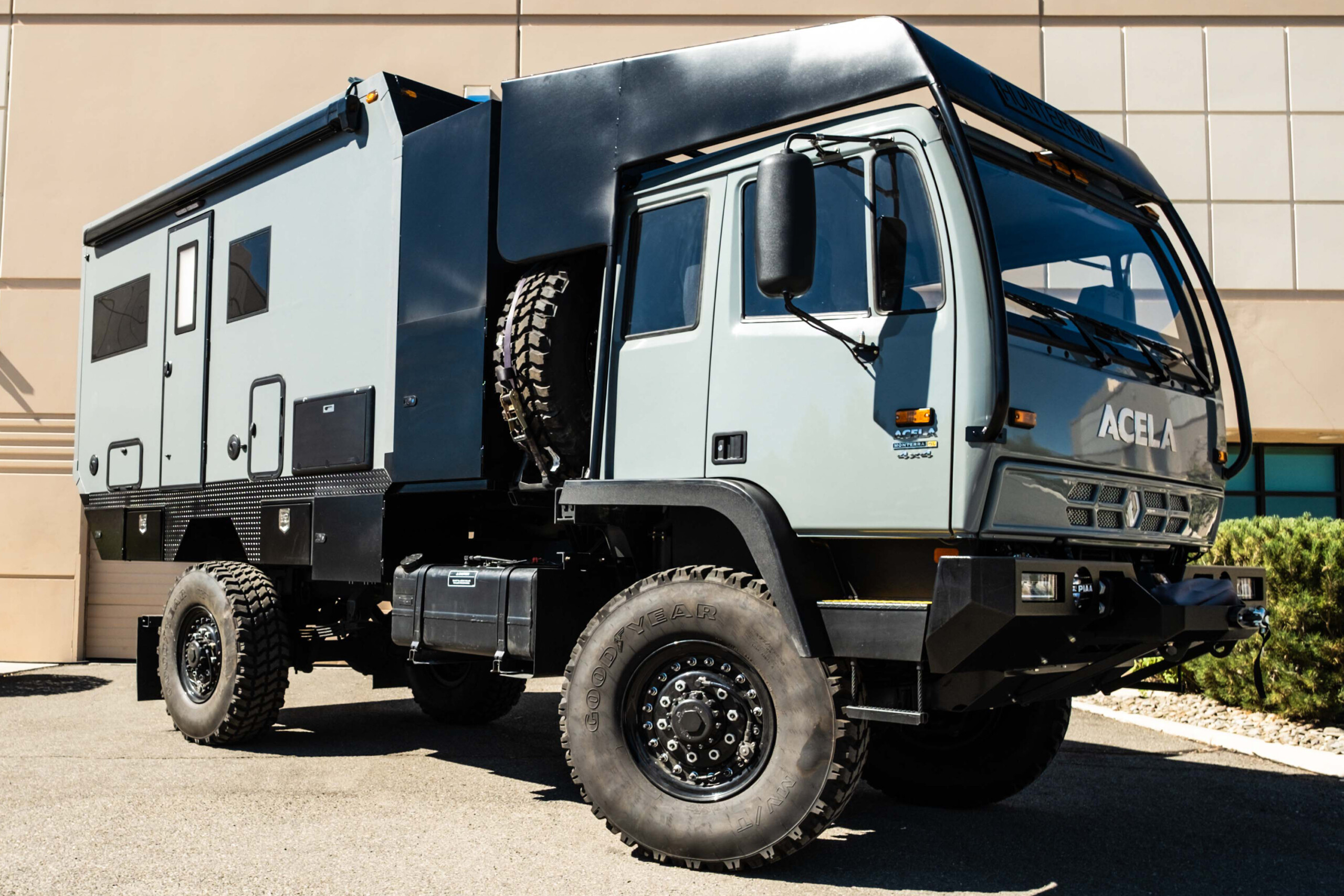 Hunter RMV Acela Sherpa X 4×4: The Perfect Off-Grid Platform