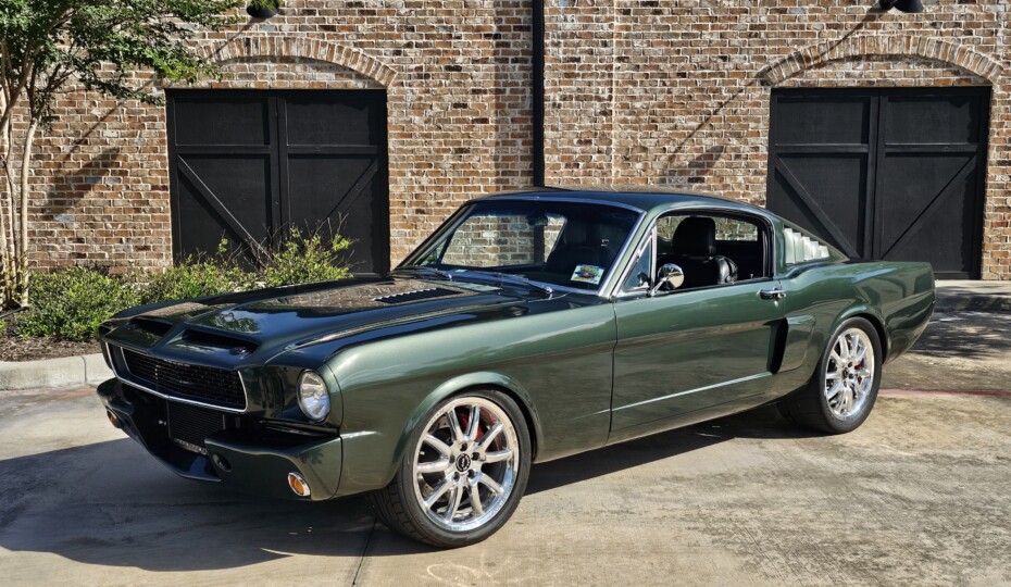 Texas 10: A GT350R 5.2 Swap Modernized Jon Hodges’ 1966 Mustang
