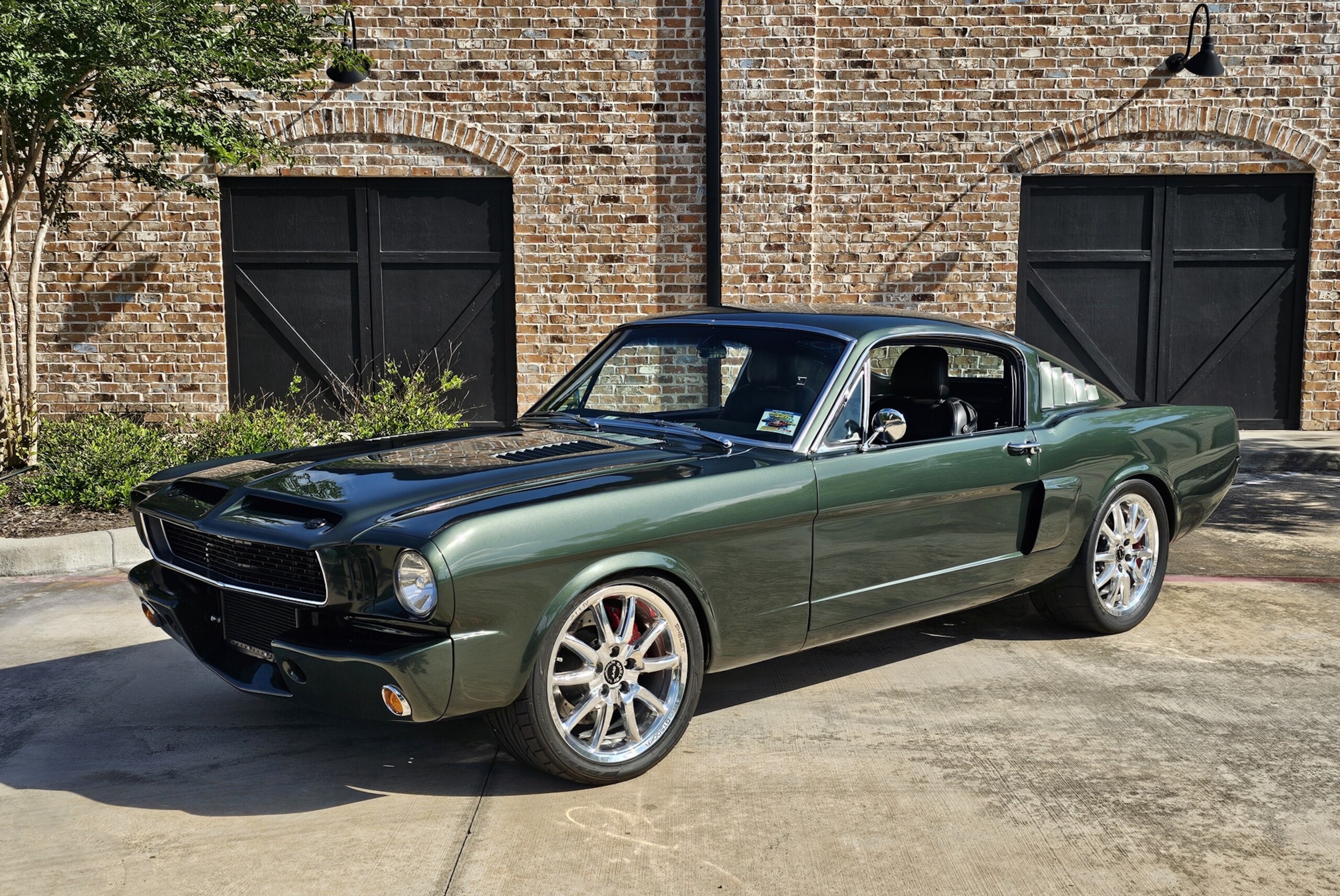 Texas 10: A GT350R 5.2 Swap Modernized Jon Hodges’ 1966 Mustang