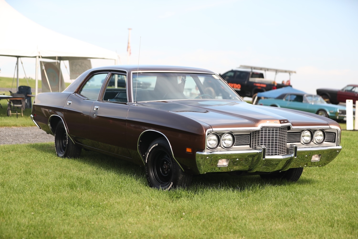 White Lightning 1971 Ford Custom 500 Replica Moonshine Runner