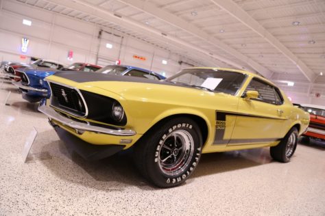 American-Muscle-Car-Museum-Tour-8341969-Boss-302