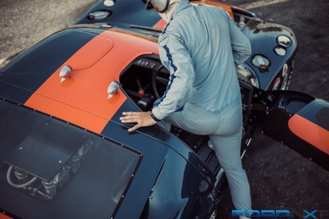 two-ford-gt-inspired-watches-for-fans-and-owners-0016