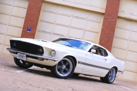 chopped-dropped-1969-mustang-built-the-old-school-way-0034