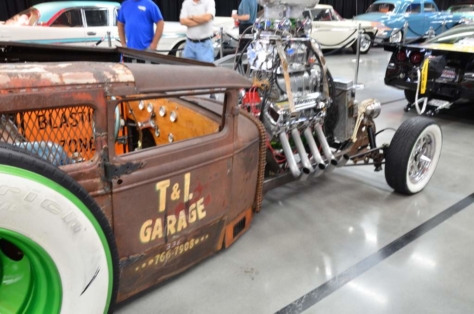 fords-invade-the-charlotte-auto-fair-0102