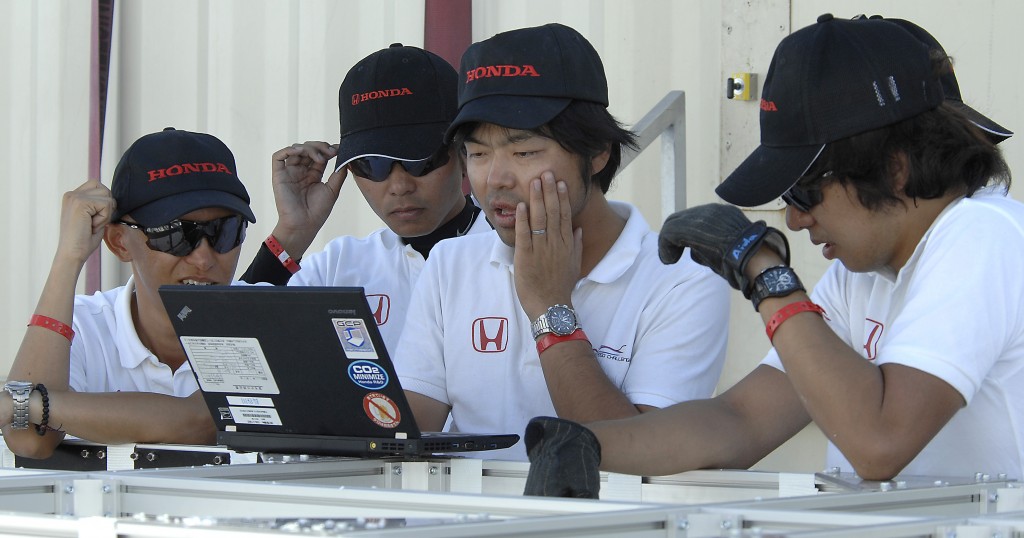 SW2016 Young Honda engineers