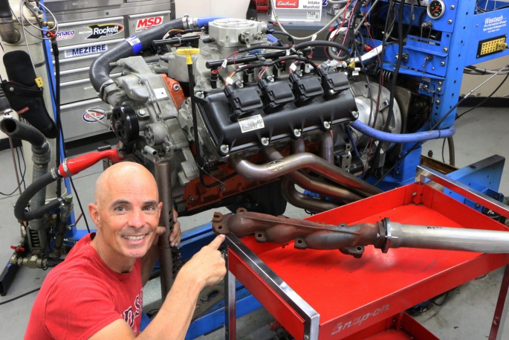 Hey, do these look like performance exhaust manifolds for a modified Hemi?