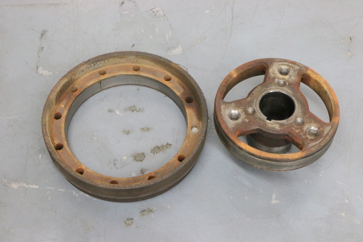 While running the motor in normally aspirated trim, the factory damper let go in spectacular fashion. To continue testing, we installed a neutral-balance, small-block V-8 damper from Speedmaster.