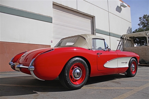 Jenna-edited-1957-Corvette11