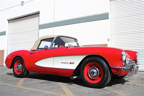 Jenna-edited-1957-Corvette12