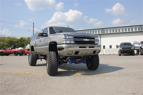 subbing-out-jordon-voleks-2003-chevy-suburban-aka-dura_yacht-0031