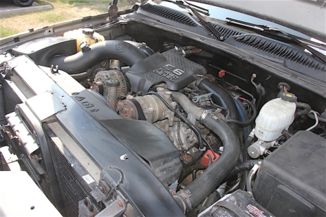 subbing-out-jordon-voleks-2003-chevy-suburban-aka-dura_yacht-0040