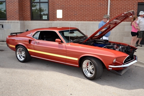 Mustang-Alley-2GR