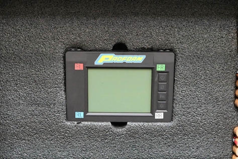 we-take-a-look-at-proforms-7000-lb-slim-wireless-scales-0026