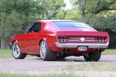 hellcat-conquering-classic-pony-packs-modern-gt500-power-0014