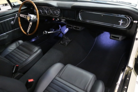 Revology-Mustang-Media-Drive-0231