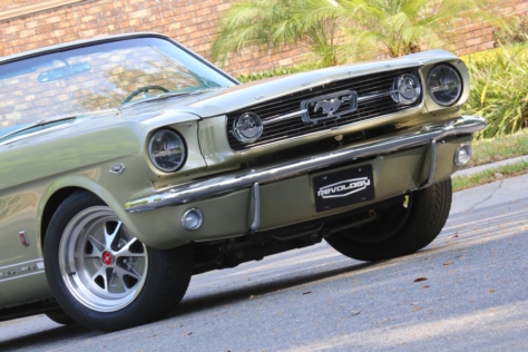 Revology-Mustang-Media-Drive-9844