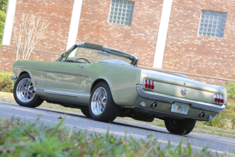 Revology-Mustang-Media-Drive-9889