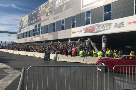 sema-2017-cruising-through-the-convention-center-to-sema-ignited-0006