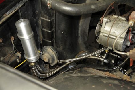 7 - reservoir and power steering hose routing